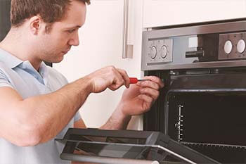 Our technicians are expert in Microwave Oven Repair. We do any Microwave Oven repair service, Microwave Oven not heating,Oven button not working properly.